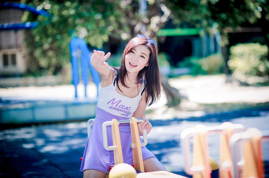 “你们也尽快离折翼天使资源社区，莫要让人生疑，待会儿我送二位出府，另外，告诉孝直一声，在刘璝离开成都之前，将他妻子扣住，免得刘璝一怒之下杀人，让这份仇怨弄大，也可以作为后手。”孟达看了两人一眼，真不知道法正从哪里招来这种奇人异事的。
